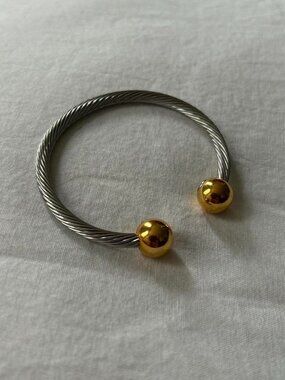 Two Toned C Shaped Magnet Therapy Twisted Cable Bracelet